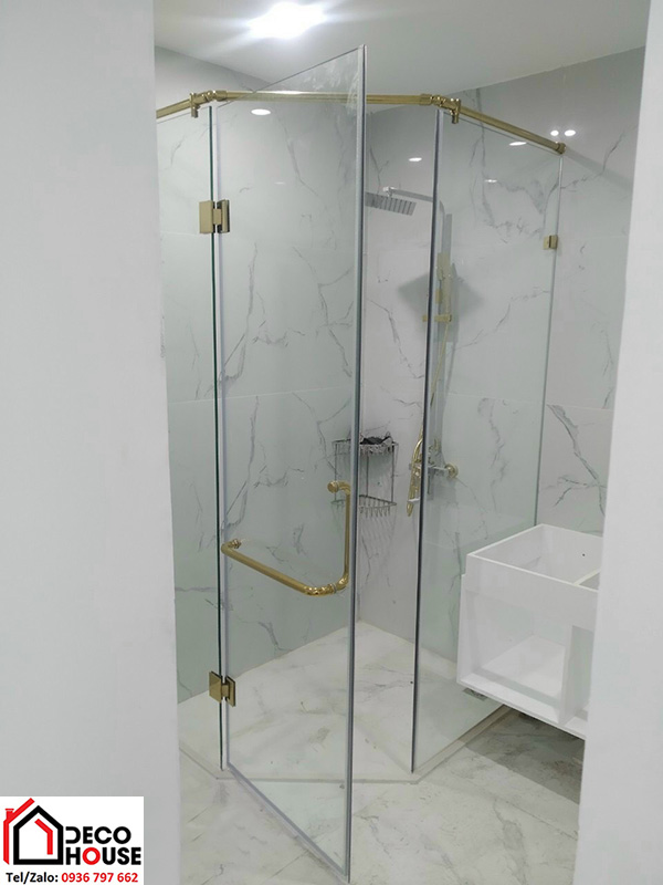 Phòng tắm kính cường lực phụ kiện màu vàng