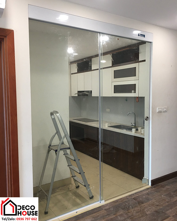 Cửa lùa Zamilldoor 1 cánh ngăn bếp và phòng khách