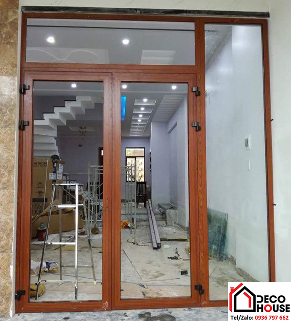 Cửa chính 2 cánh nhôm kính vân gỗ