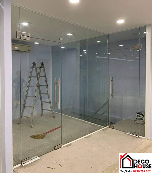Cửa kính bản lề sàn 1 cánh văn phòng