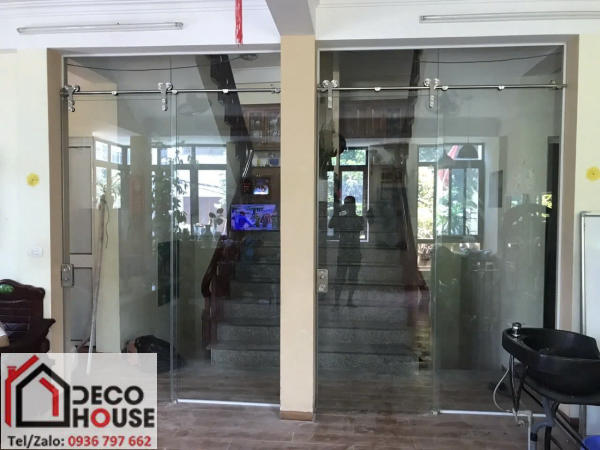 Cửa kính cường lực mở lùa cho văn phòng