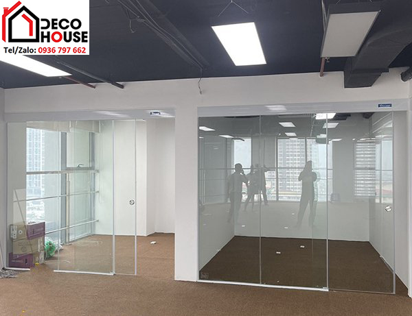 Cửa kính cường lực Zamilldoor cho văn phòng