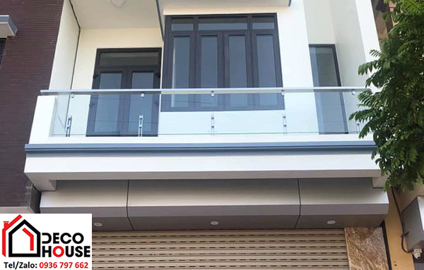 Ban công kính cường lực đẹp