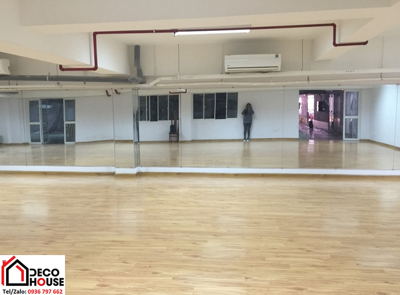 Gương dán tường phòng tập gym