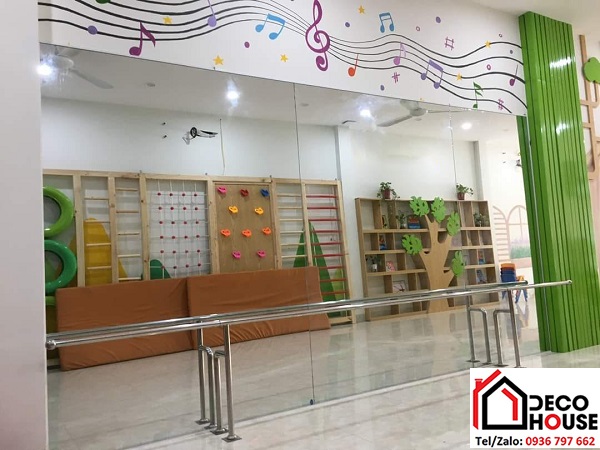 Gương soi khổ lớn cho phòng múa
