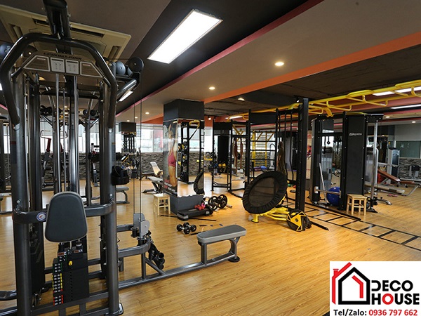 Làm gương phòng gym to