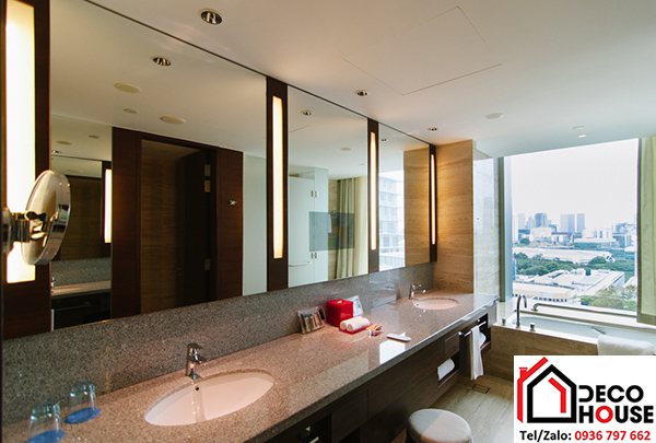 Mẫu gương soi khổ lớn phòng vệ sinh khách sạn