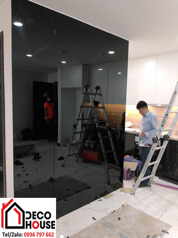 Gương màu đen dán tường trang trí