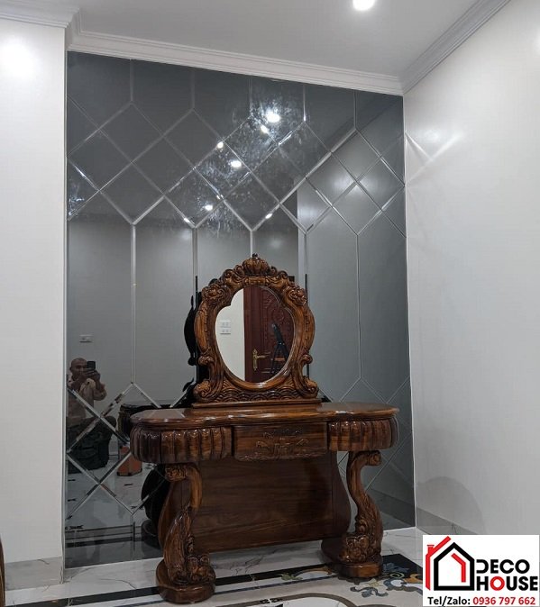 Lắp gương kính màu xám khói